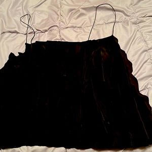 Fun wavy top! Flows when you move. Extremely thin straps.